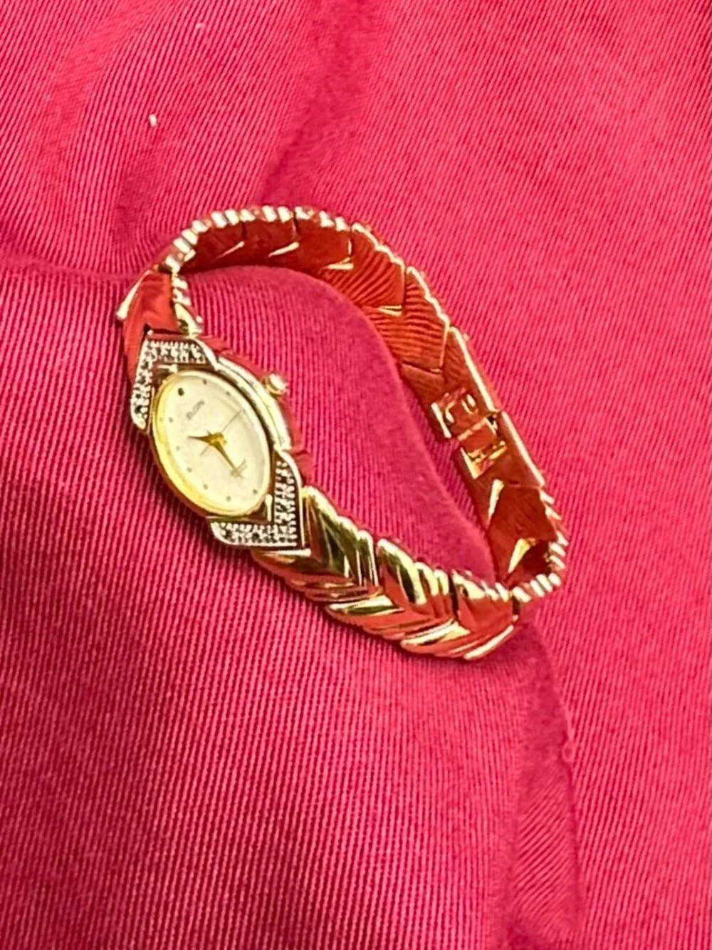 VTG Elgin Diamond Quartz Gold-Tone Watch.  Fresh Battery